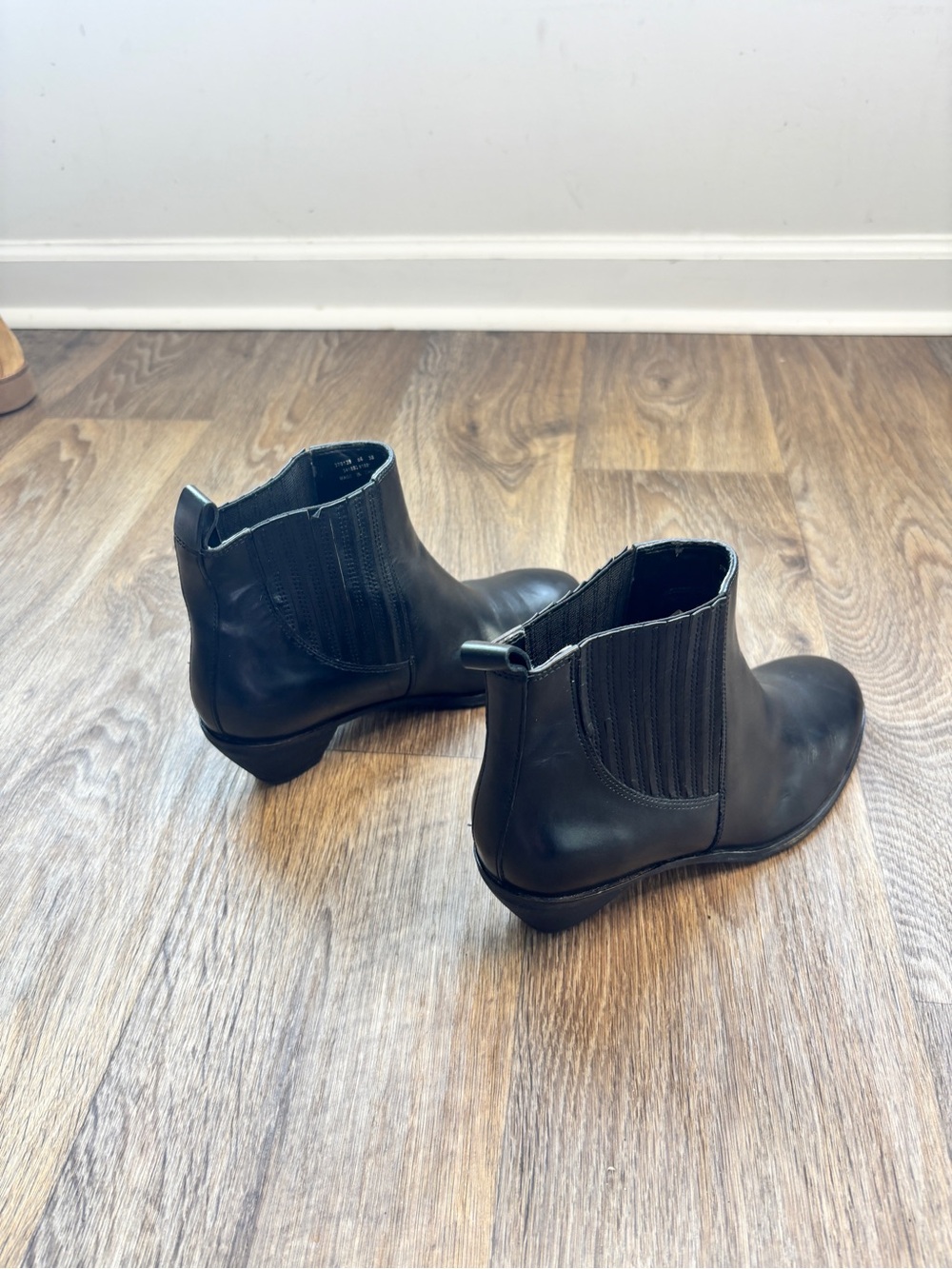 ECCO Black Leather Chelsea Ankle Boots Women’s EU 38 US 7.5 8 - Picture 8 of 12